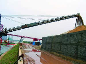 東莞無證砂廠污染百畝良田